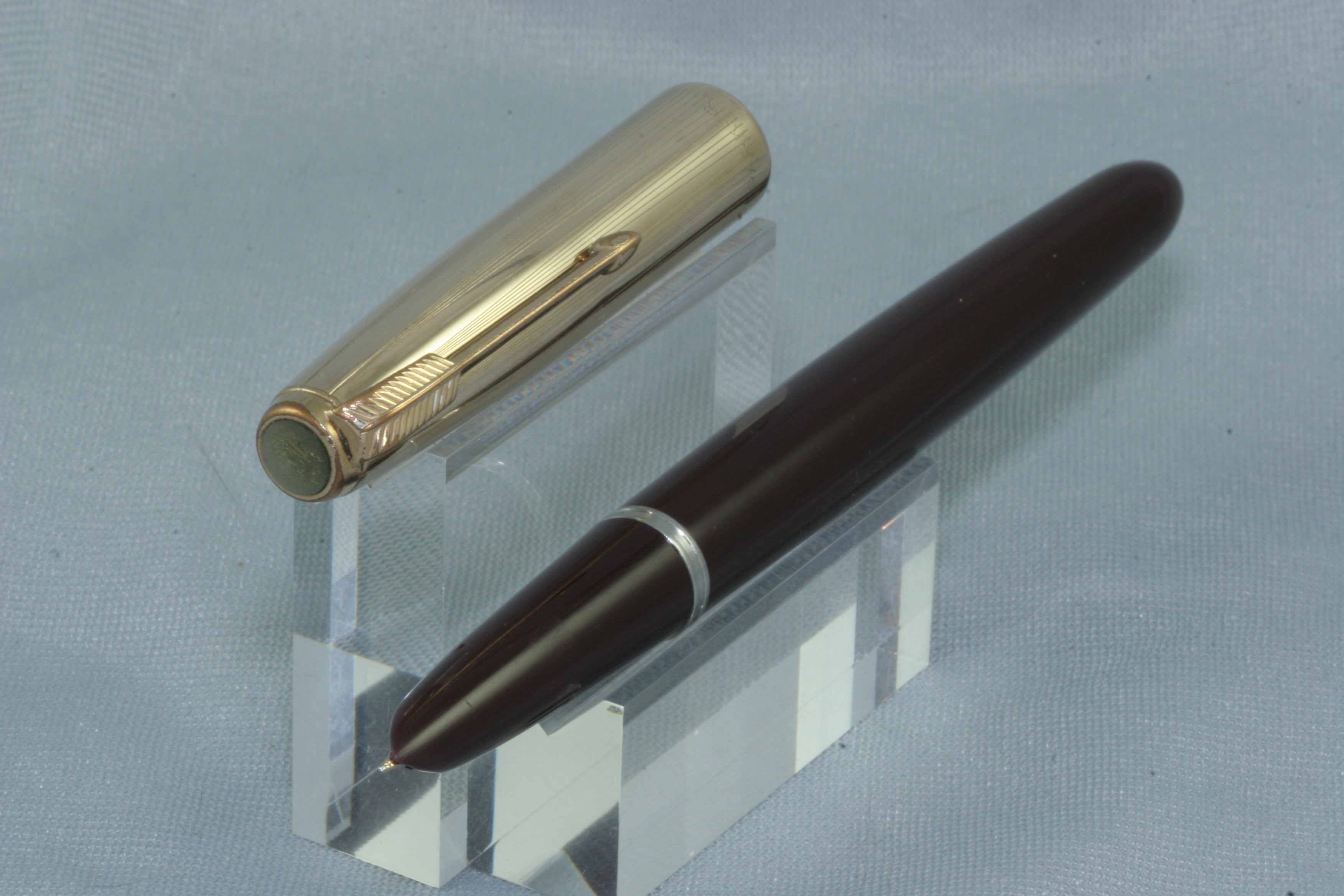 NEW IN STOCK * Parker 51 Aerometric Burgundy - Gold Filled Cap - Restored And Working